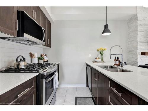 1-377 Glancaster Road, Ancaster, ON - Indoor Photo Showing Kitchen With Double Sink With Upgraded Kitchen