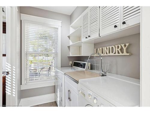 113/115 Claremont Drive, Hamilton, ON - Indoor Photo Showing Laundry Room