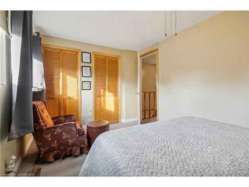 397 East 22Nd Street, Hamilton, ON - Indoor Photo Showing Bedroom