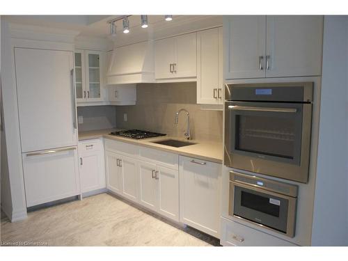 403-2060 Lakeshore Road, Burlington, ON - Indoor Photo Showing Kitchen