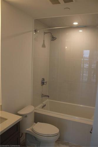 403-2060 Lakeshore Road, Burlington, ON - Indoor Photo Showing Bathroom