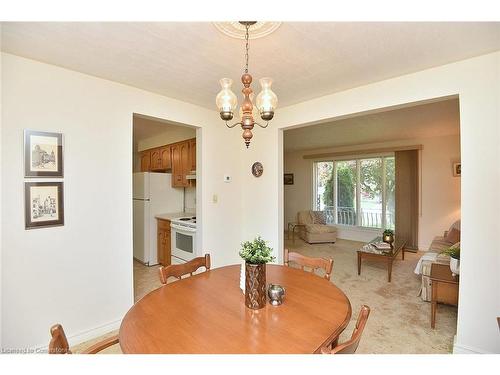 49 Nellida Crescent, Hamilton, ON - Indoor Photo Showing Dining Room