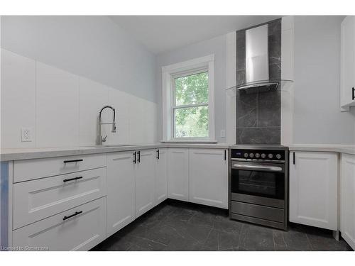 55 Fairmount Avenue, Hamilton, ON - Indoor Photo Showing Kitchen