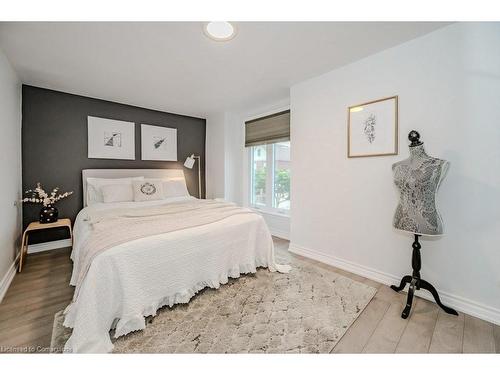 63 Beechwood Avenue, Hamilton, ON - Indoor Photo Showing Bedroom