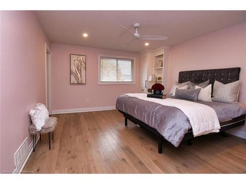 26 Westvillage Drive, Hamilton, ON - Indoor Photo Showing Bedroom