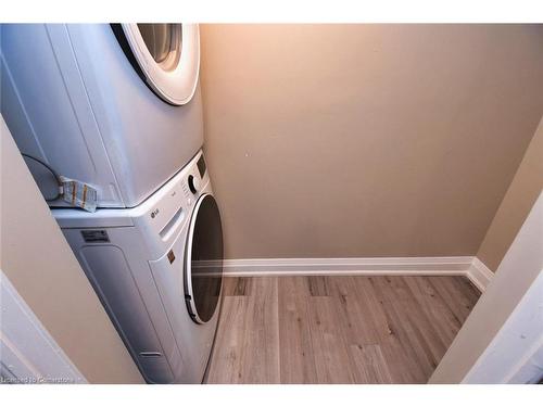 26 Westvillage Drive, Hamilton, ON - Indoor Photo Showing Laundry Room