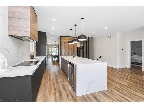 353 Highland Road W, Hamilton, ON - Indoor Photo Showing Kitchen With Upgraded Kitchen