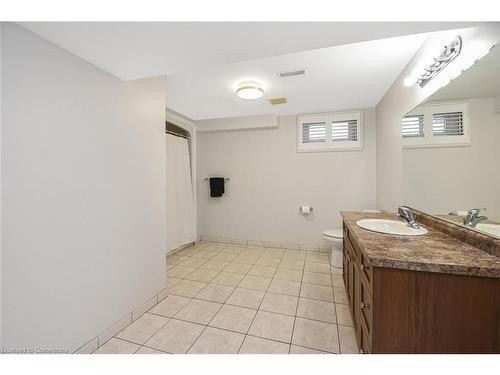 353 Highland Road W, Hamilton, ON - Indoor Photo Showing Bathroom