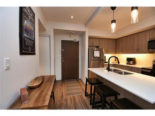 315-16 Markle Crescent, Ancaster, ON - Indoor Photo Showing Kitchen With Double Sink