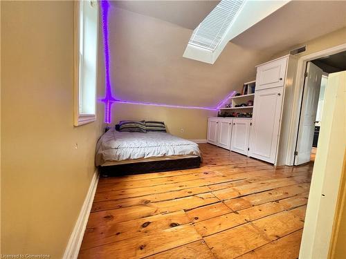 1000 8Th Concession Road W, Flamborough, ON - Indoor Photo Showing Bedroom