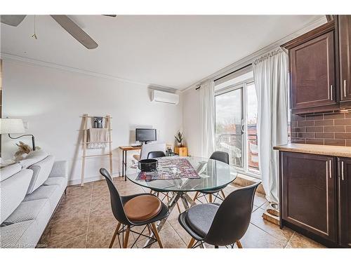 302-1212 Fennell Avenue E, Hamilton, ON - Indoor Photo Showing Dining Room