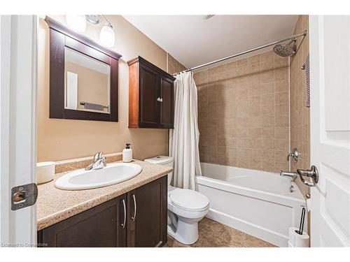 302-1212 Fennell Avenue E, Hamilton, ON - Indoor Photo Showing Bathroom