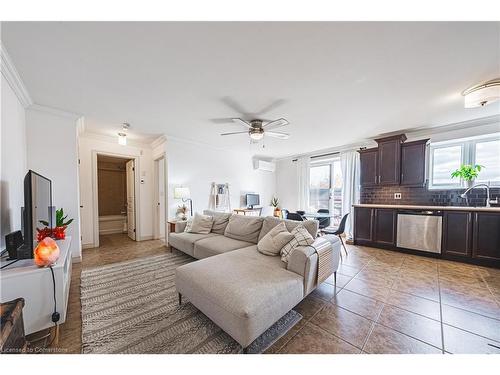 302-1212 Fennell Avenue E, Hamilton, ON - Indoor Photo Showing Living Room