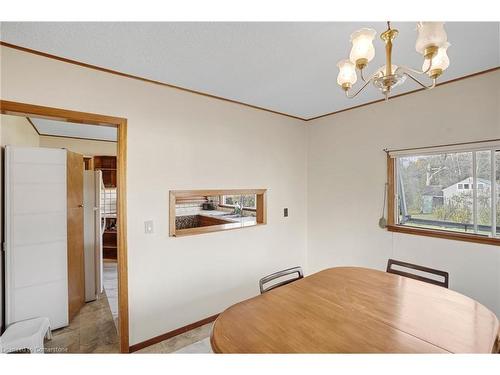 669 Barton Street, Stoney Creek, ON - Indoor Photo Showing Dining Room