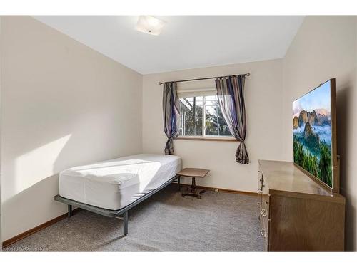 669 Barton Street, Stoney Creek, ON - Indoor Photo Showing Bedroom