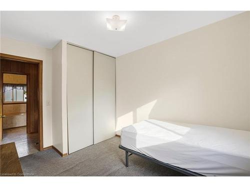 669 Barton Street, Stoney Creek, ON - Indoor Photo Showing Bedroom