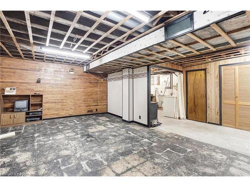 669 Barton Street, Stoney Creek, ON - Indoor Photo Showing Basement