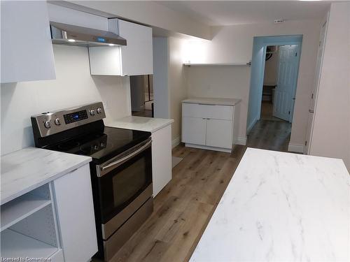 Lower-213 Garside Avenue S, Hamilton, ON - Indoor Photo Showing Kitchen