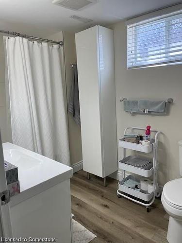 Lower-213 Garside Avenue S, Hamilton, ON - Indoor Photo Showing Bathroom