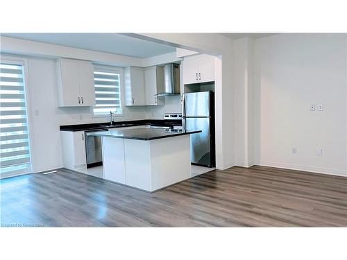 89 Shepherd Drive, Barrie, ON - Indoor Photo Showing Kitchen