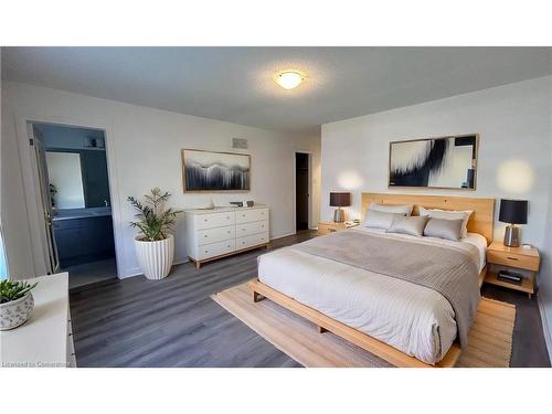 89 Shepherd Drive, Barrie, ON - Indoor Photo Showing Bedroom