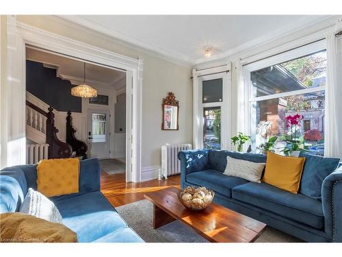 114 Aberdeen Avenue, Hamilton, ON - Indoor Photo Showing Living Room