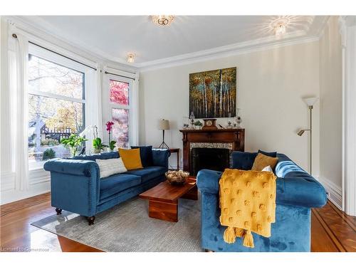 114 Aberdeen Avenue, Hamilton, ON - Indoor Photo Showing Living Room