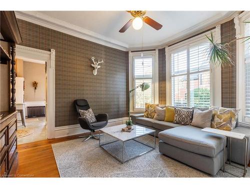 114 Aberdeen Avenue, Hamilton, ON - Indoor Photo Showing Living Room