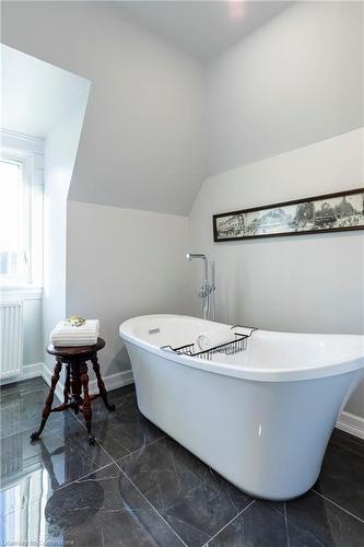 114 Aberdeen Avenue, Hamilton, ON - Indoor Photo Showing Bathroom