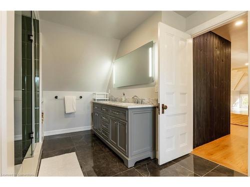 114 Aberdeen Avenue, Hamilton, ON - Indoor Photo Showing Bathroom