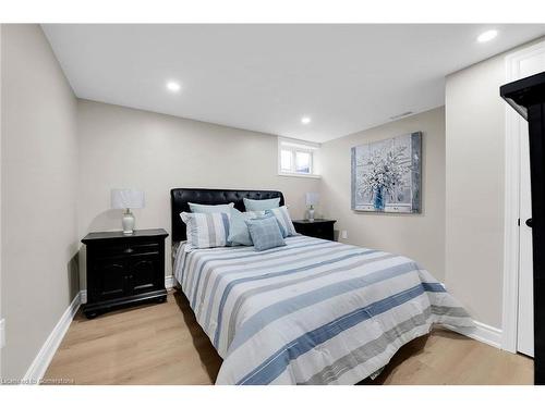 67 Glendee Road, Hamilton, ON - Indoor Photo Showing Bedroom