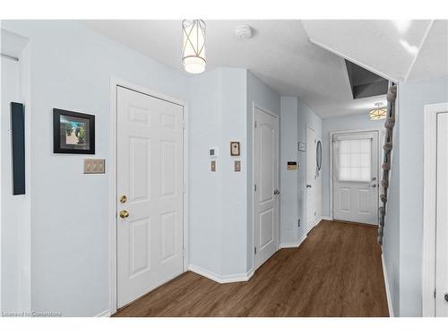 9-18 Cedar Street, Grimsby, ON - Indoor Photo Showing Other Room