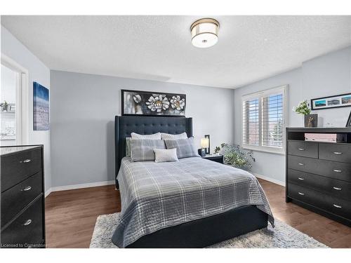 9-18 Cedar Street, Grimsby, ON - Indoor Photo Showing Bedroom