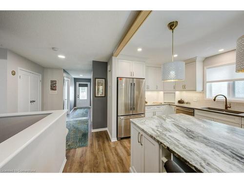 41 Jackson Court, Tillsonburg, ON - Indoor Photo Showing Kitchen With Upgraded Kitchen