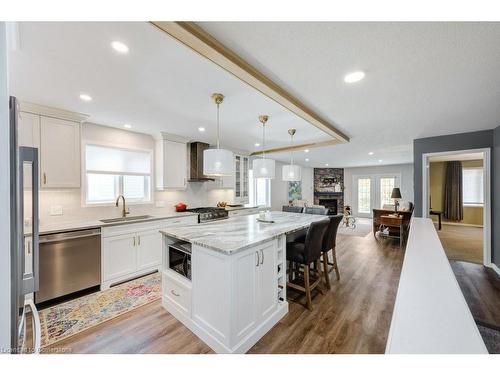 41 Jackson Court, Tillsonburg, ON - Indoor Photo Showing Kitchen With Upgraded Kitchen