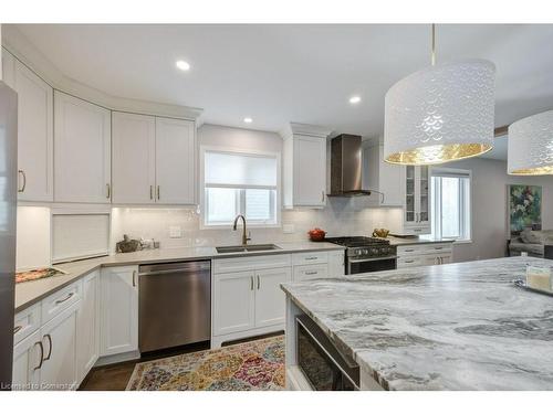 41 Jackson Court, Tillsonburg, ON - Indoor Photo Showing Kitchen With Double Sink With Upgraded Kitchen