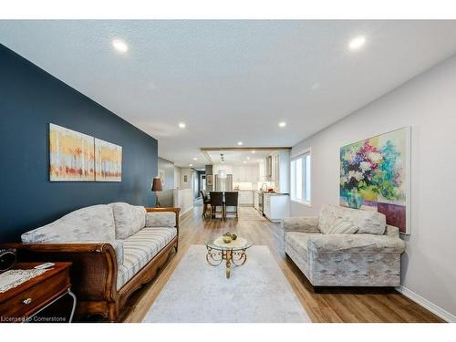 41 Jackson Court, Tillsonburg, ON - Indoor Photo Showing Living Room