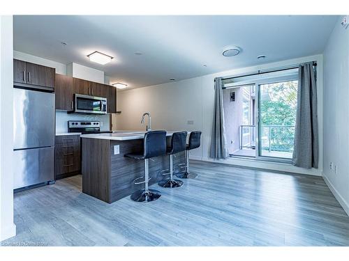 208-455 Charlton Avenue E, Hamilton, ON - Indoor Photo Showing Kitchen