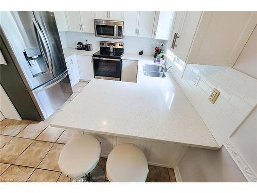 20 Pentland Road, Waterdown, ON - Indoor Photo Showing Kitchen With Stainless Steel Kitchen With Double Sink