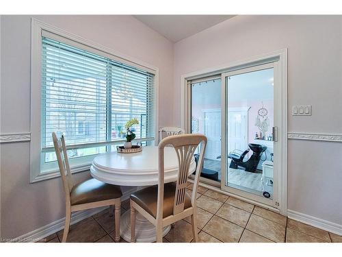 20 Pentland Road, Waterdown, ON - Indoor Photo Showing Dining Room