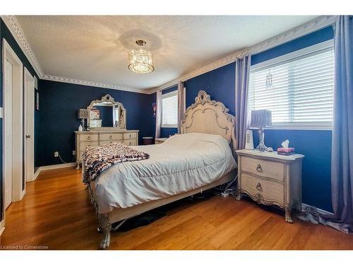 20 Pentland Road, Waterdown, ON - Indoor Photo Showing Bedroom