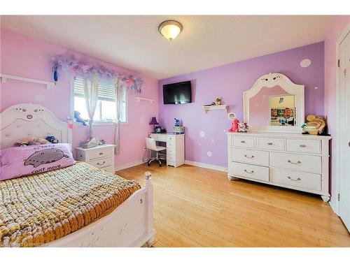 20 Pentland Road, Waterdown, ON - Indoor Photo Showing Bedroom