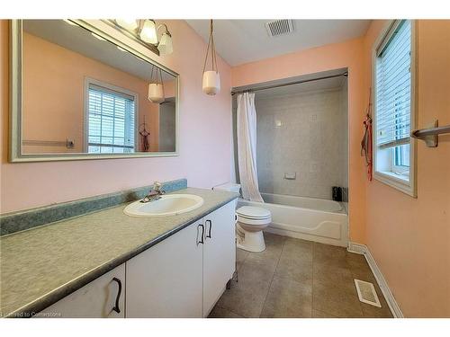 20 Pentland Road, Waterdown, ON - Indoor Photo Showing Bathroom