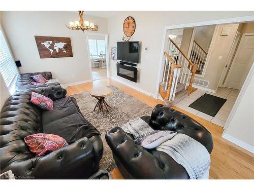 20 Pentland Road, Waterdown, ON - Indoor Photo Showing Living Room