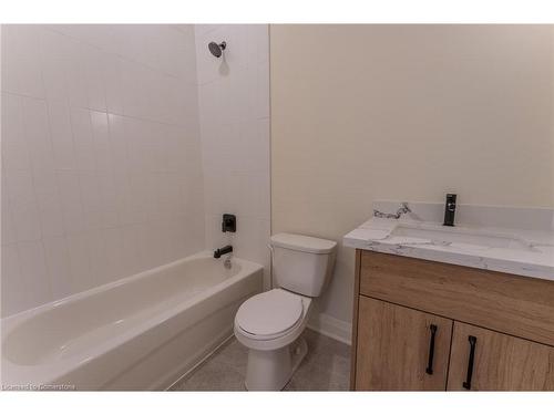 504-11 Robert Street, Hamilton, ON - Indoor Photo Showing Bathroom