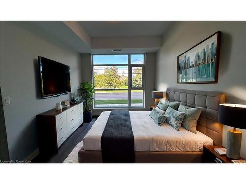 109-600 North Service Rd Road, Hamilton, ON - Indoor Photo Showing Bedroom