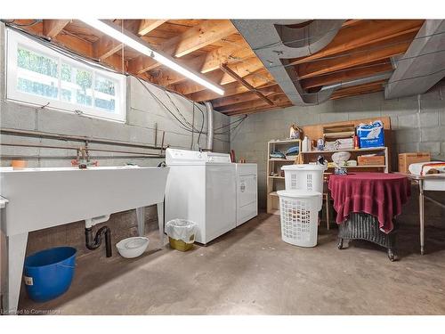 955 Lawrence Road, Hamilton, ON - Indoor Photo Showing Laundry Room