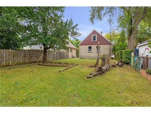 955 Lawrence Road, Hamilton, ON - Outdoor With Backyard