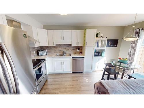 111 Heron Street, Welland, ON - Indoor Photo Showing Kitchen