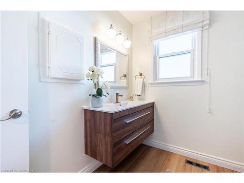 40-586 Renforth Drive, Etobicoke, ON - Indoor Photo Showing Bathroom